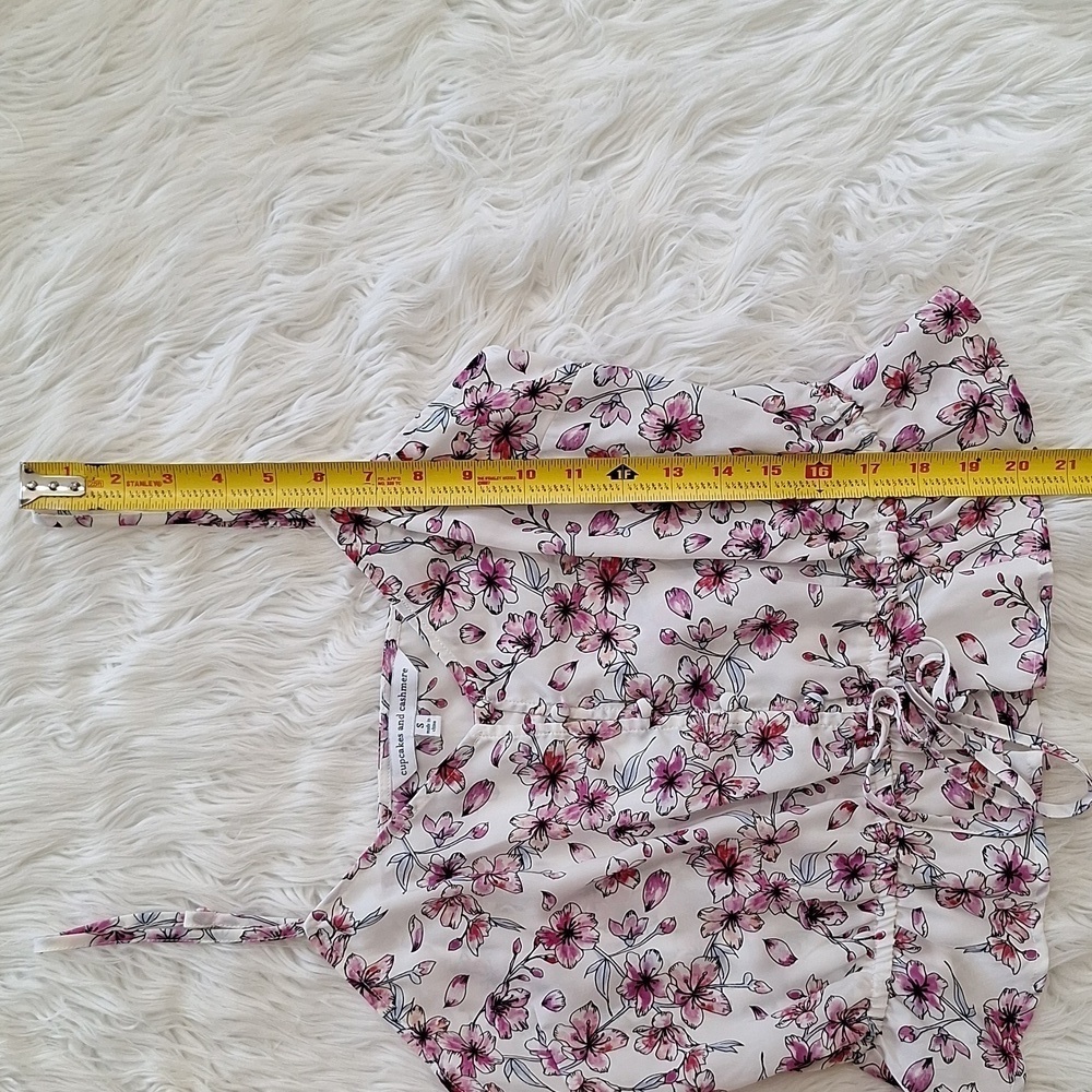 Cupcakes and Cashmere Cortina Floral Print Tank Top - Picture 11 of 15